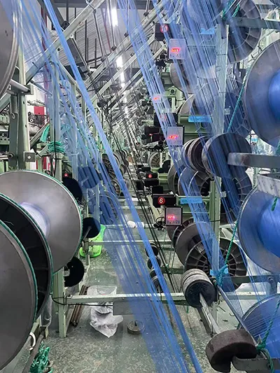 Urideira com Creel Ativo de Tensão Integrada